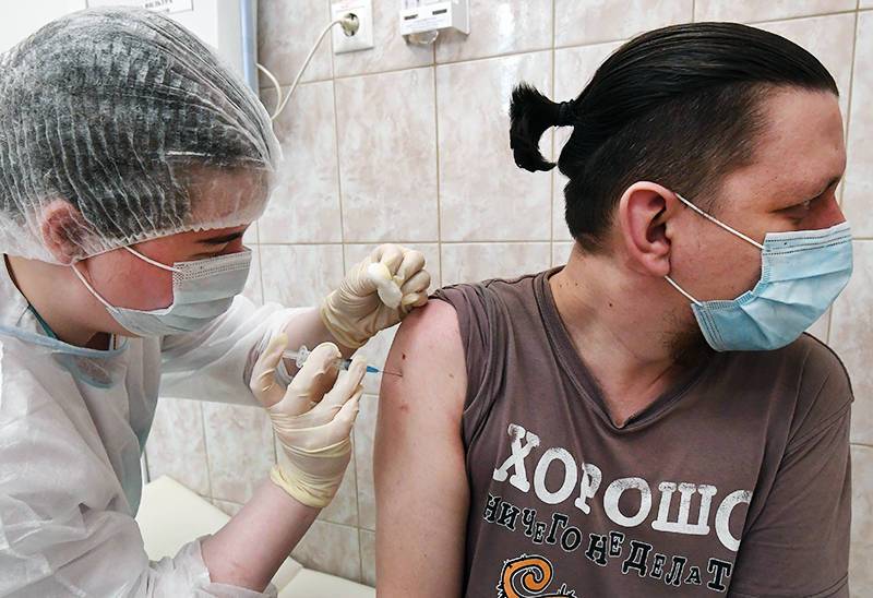 Первый компонент вакцины получили 2,6 млн москвичей