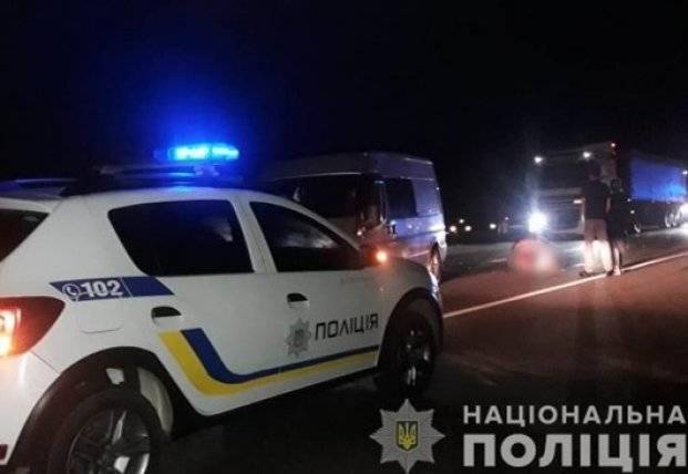 В Одесской области автомобиль насмерть сбил женщину и ребенка