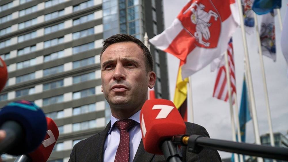 Снявшему российский и белорусский флаги мэру Риги запрещён въезд в Россию