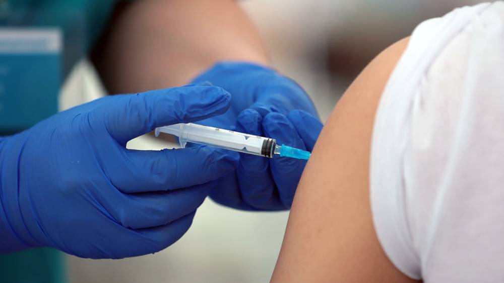 Путин подписал закон о бесплатной вакцинации граждан в частных клиниках