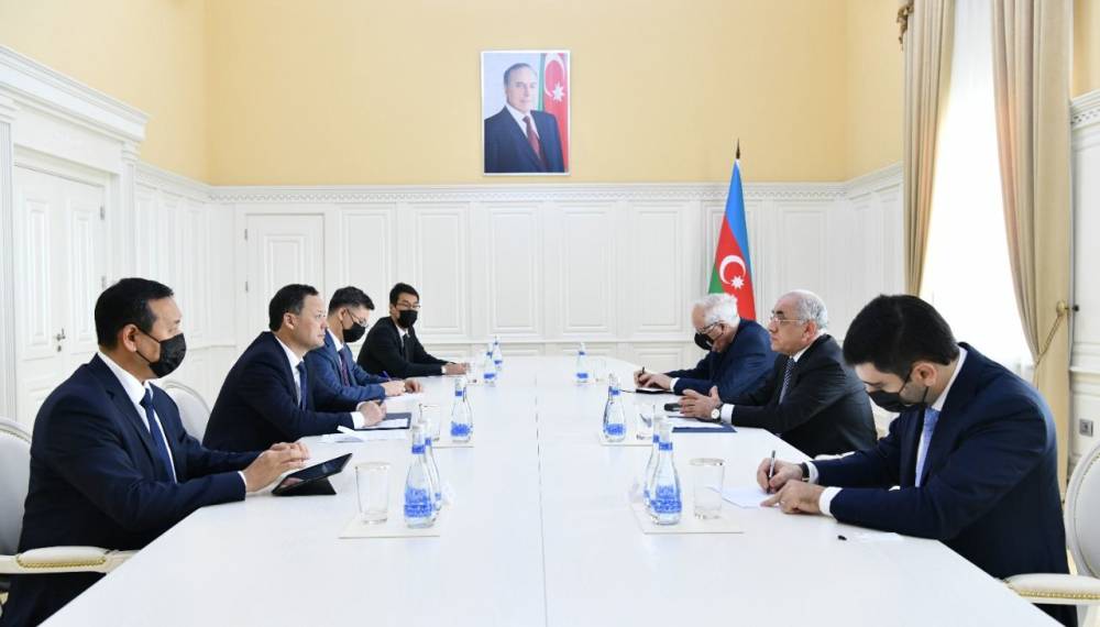 Азербайджан и Кыргызстан обсудили перспективы расширения сотрудничества