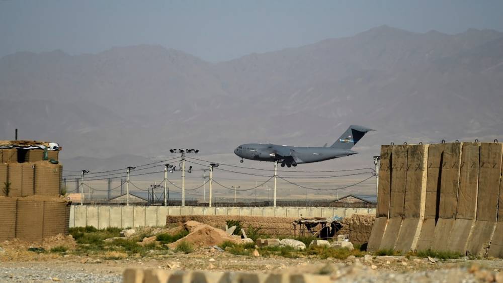 Войска США покинули крупнейшую авиабазу Афганистана
