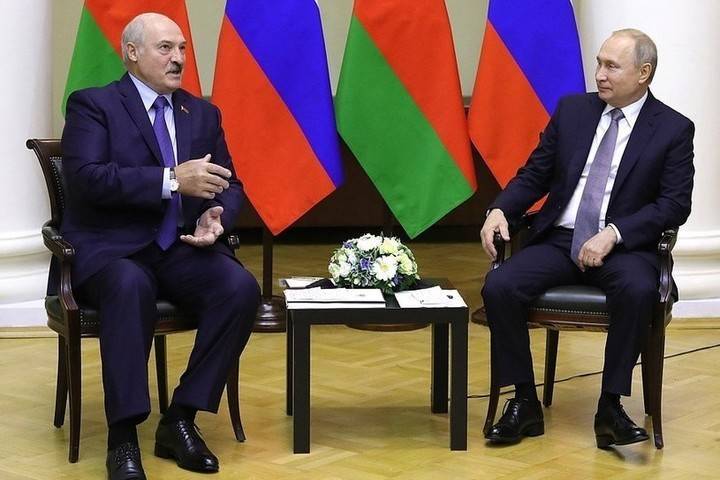 Лукашенко сообщил Путину о попытке подорвать узел связи ВМФ России