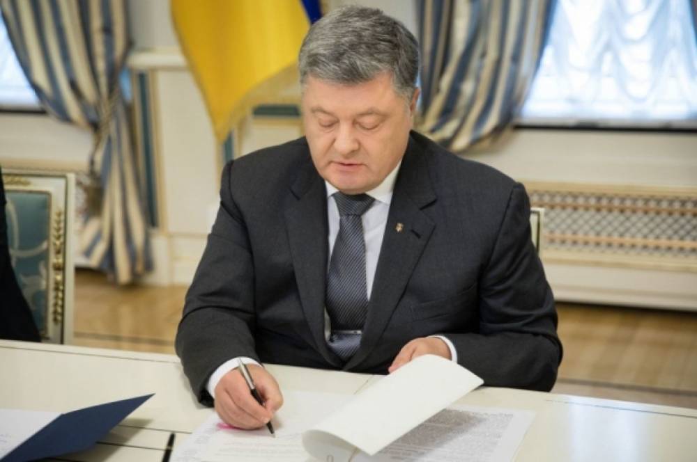 Порошенко пообещал, что Крым вернется в состав Украины через год