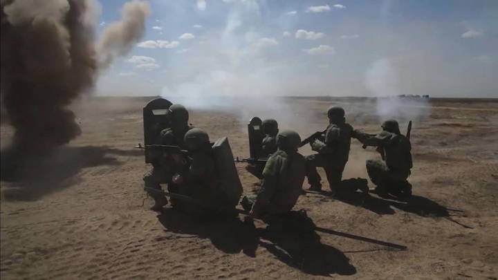 Россия и Узбекистан проведут учения возле афганской границы