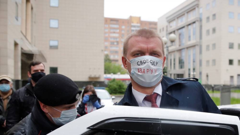 Депутата хотят лишить статуса адвоката за поддержку Навального