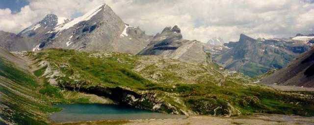 В Швейцарских Альпах в результате изменения климата появилось почти 1200 озер