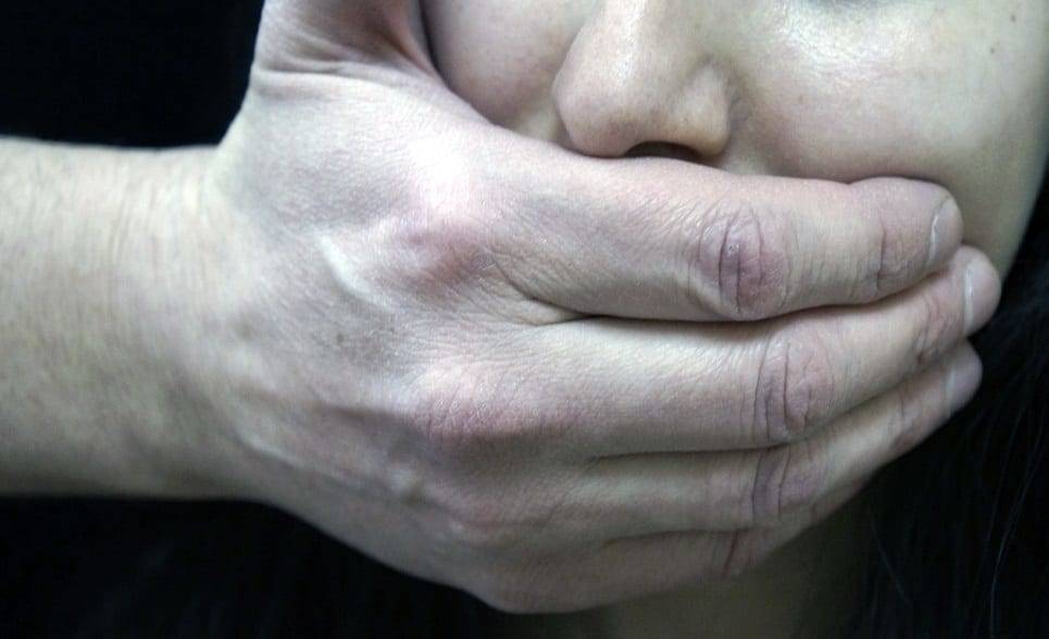 В Пермском крае приятели изнасиловали девушку и удерживали ее в погребе
