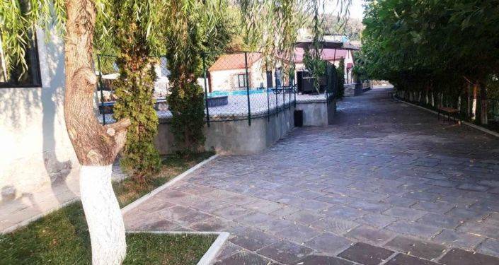 СК возбудил уголовное дело после смерти жительницы Еревана, которую столкнули в бассейн