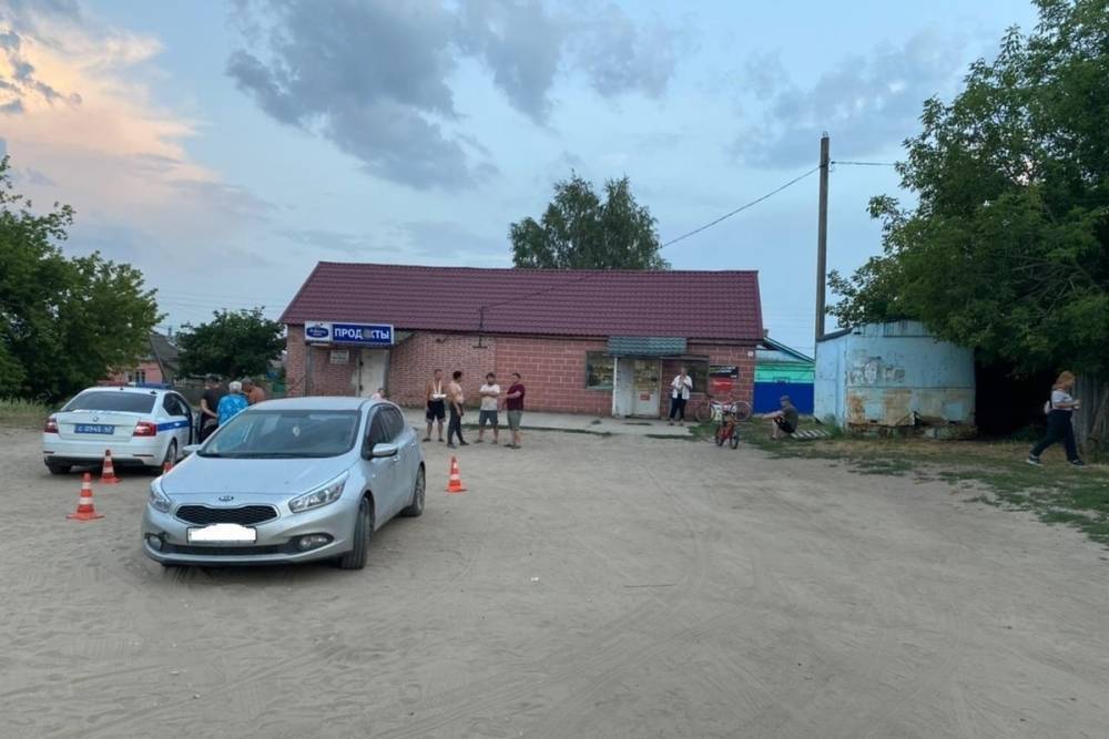 В Рязанской области пьяный водитель Kia сбил детей на детской площадке