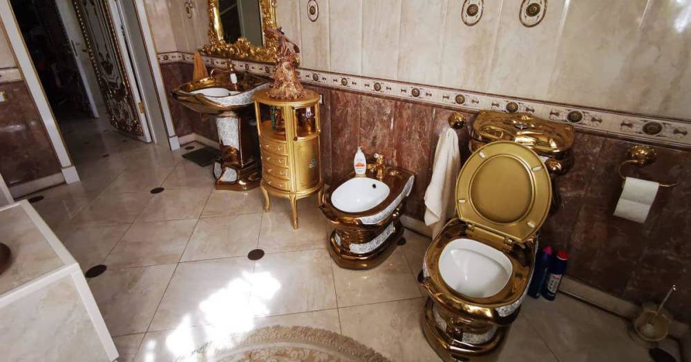 В особняке главы ставропольского ГИБДД нашли "золотые унитазы"