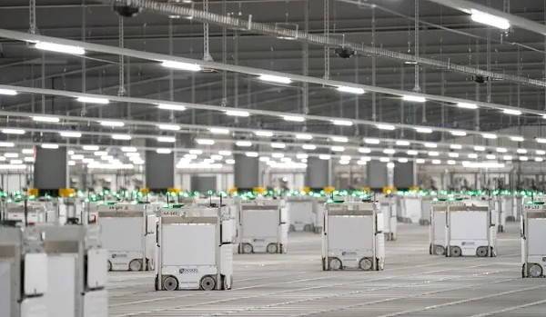 Роботы парализовали работу гигантского склада онлайн-ритейлера. Отменены тысячи заказов