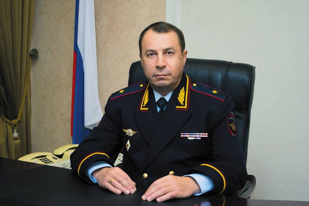 Главу ГУ МВД Ставрополья уволили из-за золотого дворца у подчиненного