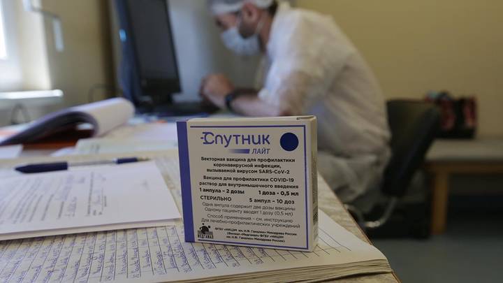 Роспотребнадзор оценил введение обязательной вакцинации в Санкт-Петербурге