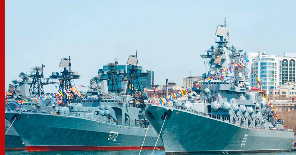 В Петербурге из-за Дня ВМФ ограничат движение и изменят график разведения мостов
