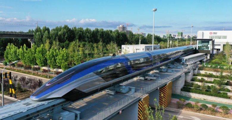 В Китае создали быстрейший в мире поезд, разгоняющийся до 600 км/ч