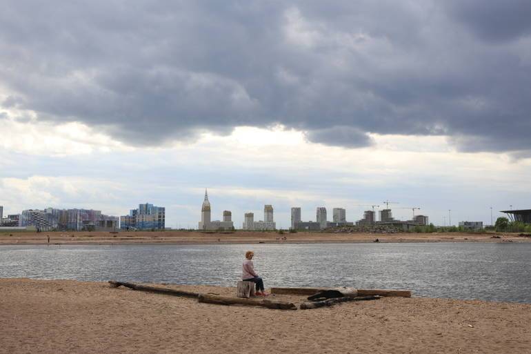 Эксперты рассказали об опасности сине-зелёных водорослей, наводнивших Петербург
