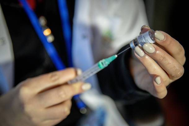 В Израиле могут ввести платные проверки на коронавирус