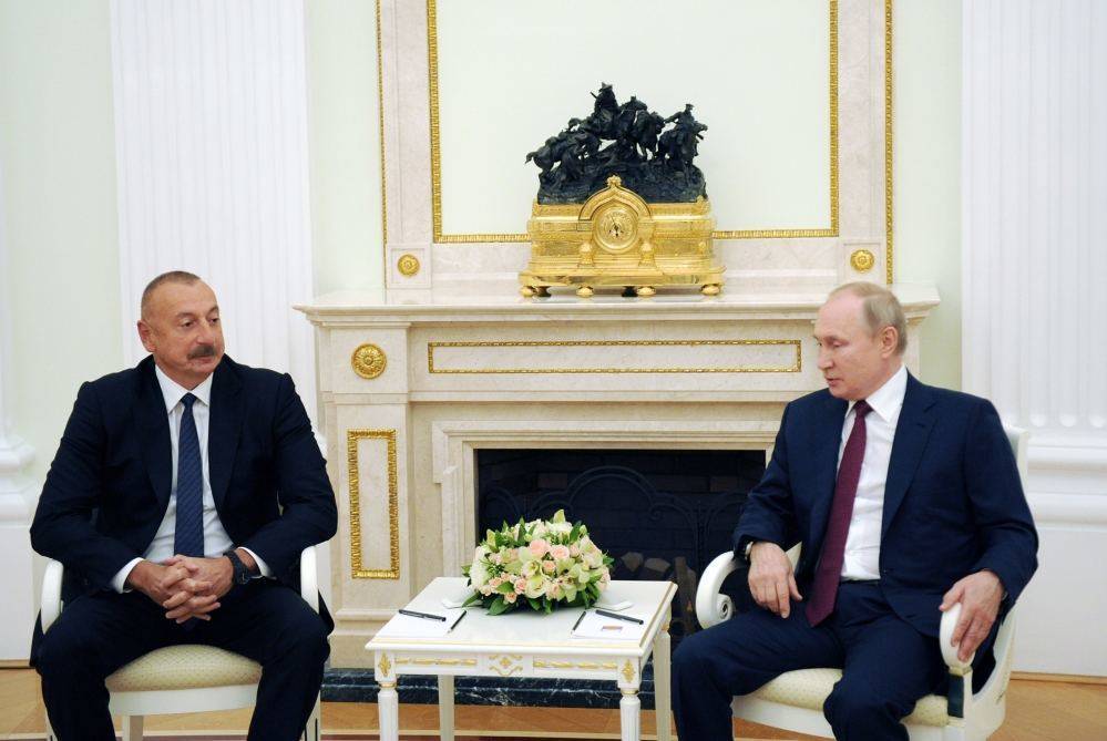 Путин: В ближайшее время Россия планирует направить в Азербайджан представительную делегацию