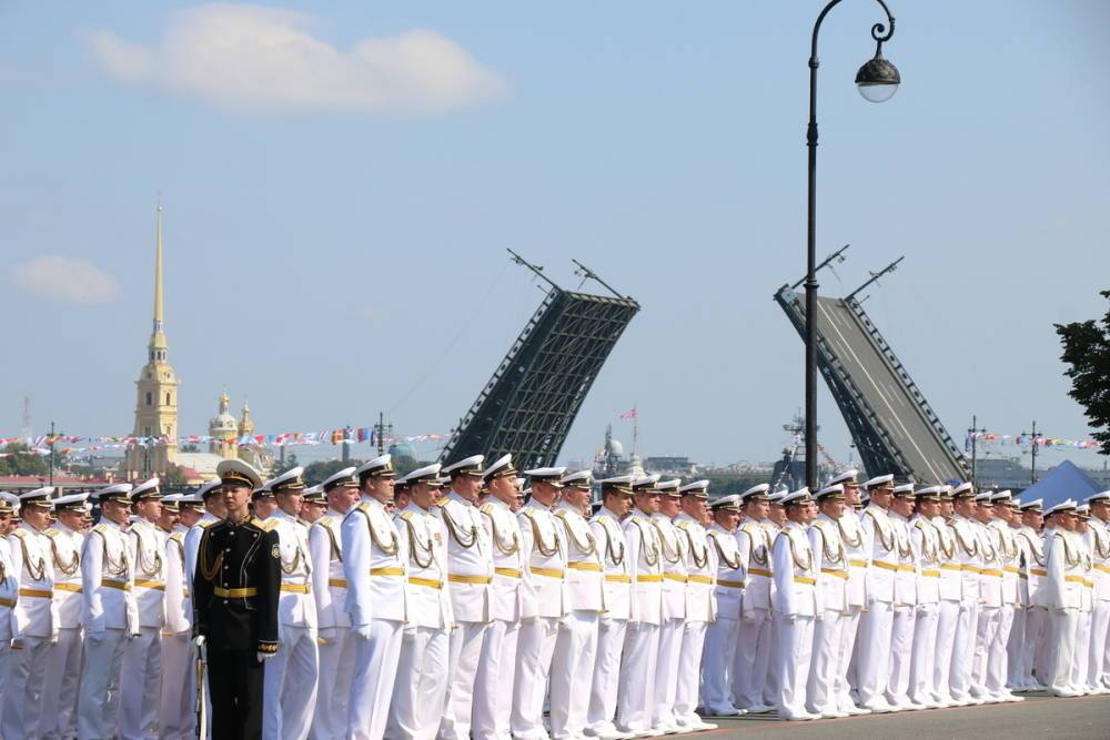 В центре Петербурга вновь перекроют движение из-за подготовки и проведения парада ВМФ