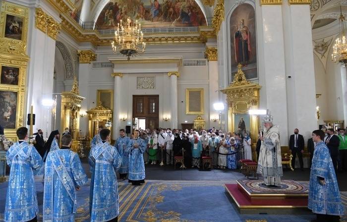 Патриарх Кирилл освятил возрожденный собор Казанской иконы Божьей Матери в Казани