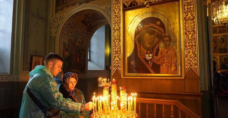Православные верующие отмечают День Казанской иконы Божией Матери