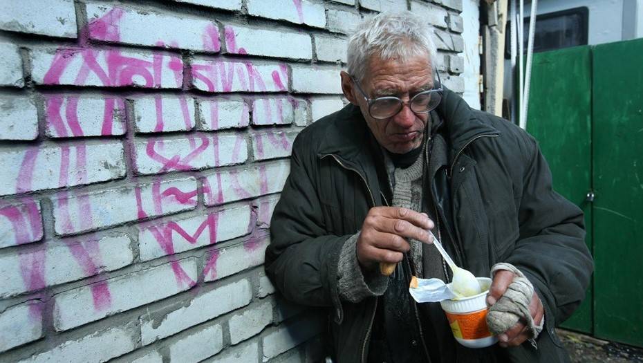 В петербургской "Ночлежке" вакцинацию от COVID прошли 140 бездомных