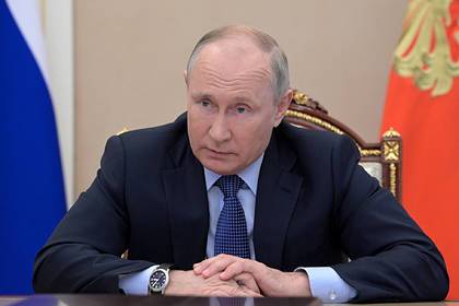 Путин назвал острой проблему пожаров в России