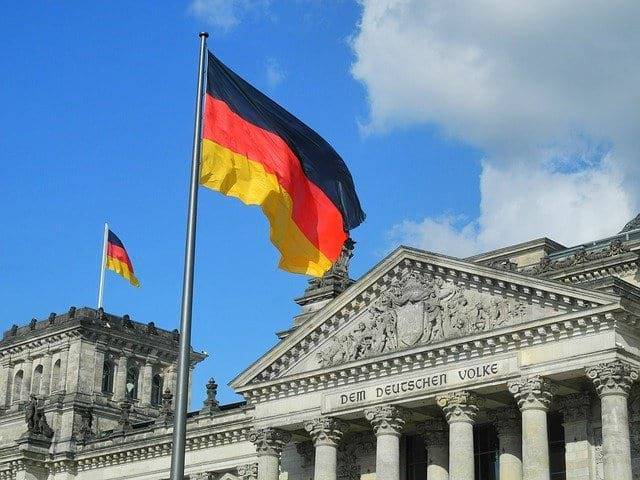 Германия объявила о выделении миллионов долларов немедленной помощи на восстановление последствий наводнения и мира