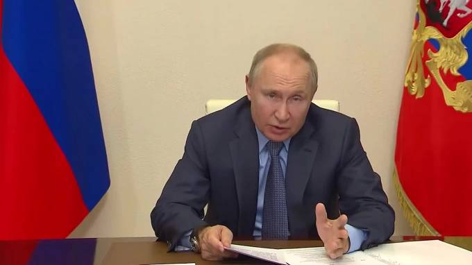Путин заявил, что в России необходимо повысить темпы вакцинации
