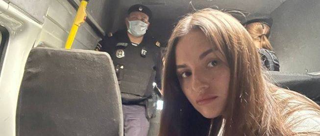 В Москве полиция задержала участницу панк-группы Pussy Riot Риту Флорес