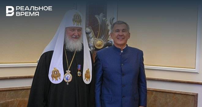 Президент Татарстана вручил патриарху Кириллу орден «Дуслык»