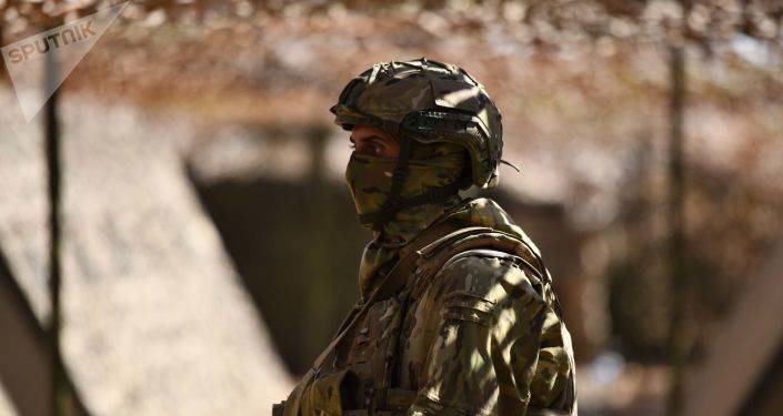 Российские военные 201 базы в Таджикистане проводят учения на фоне ситуации в Афганистане