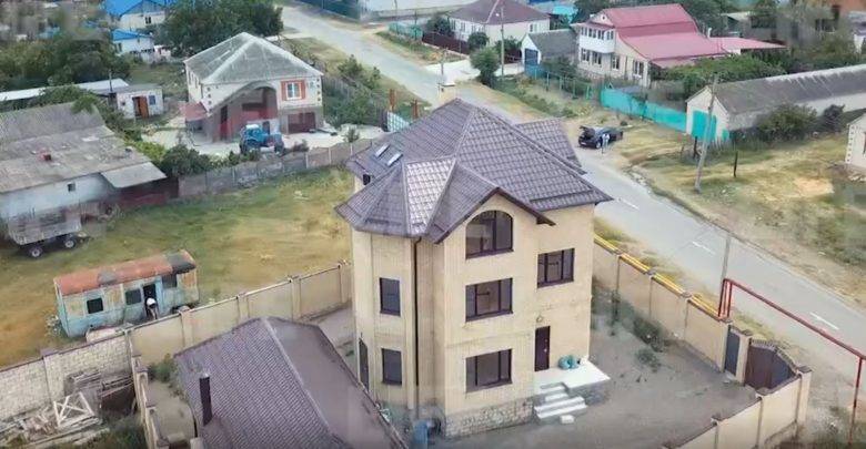 Лайф снял на видео ещё два дома главы ставропольской ГИБДД, и это вовсе не "золотые" дворцы