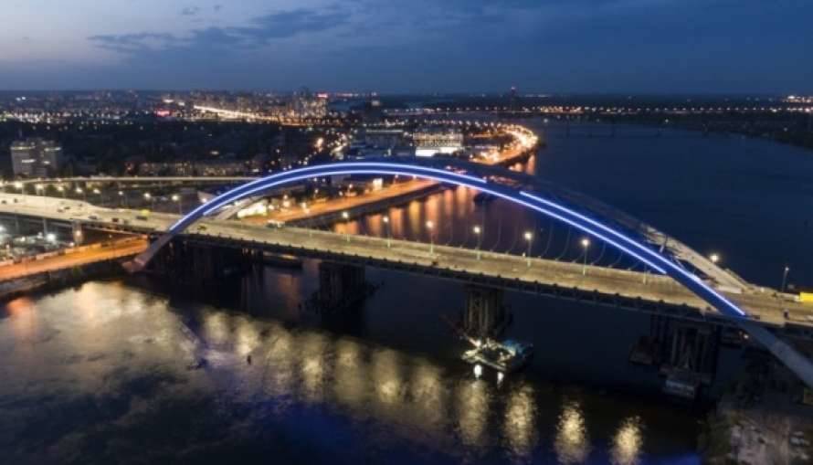 Киевских чиновников ожидают увольнения, если мост на Троещину не откроют в этом году