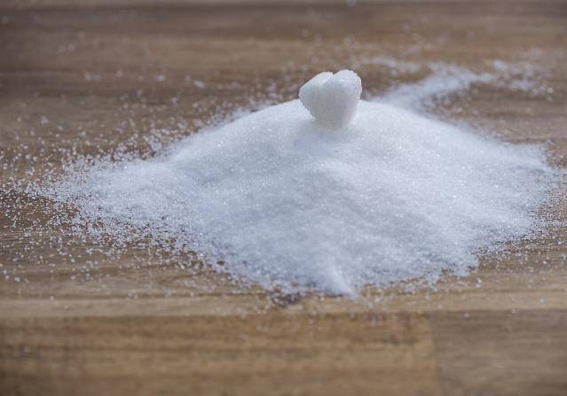 Сладкая жизнь под угрозой: цены на сахар взлетели