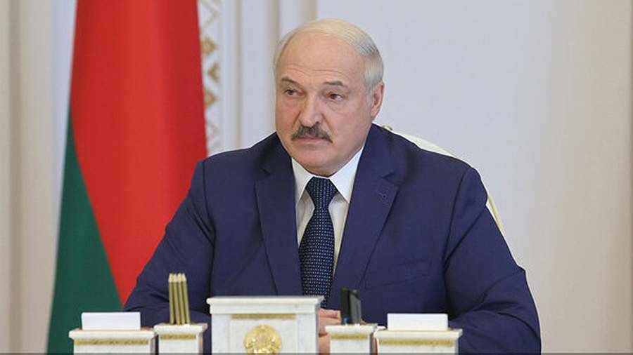 Лукашенко подписал декрет о перераспределении полномочий президента