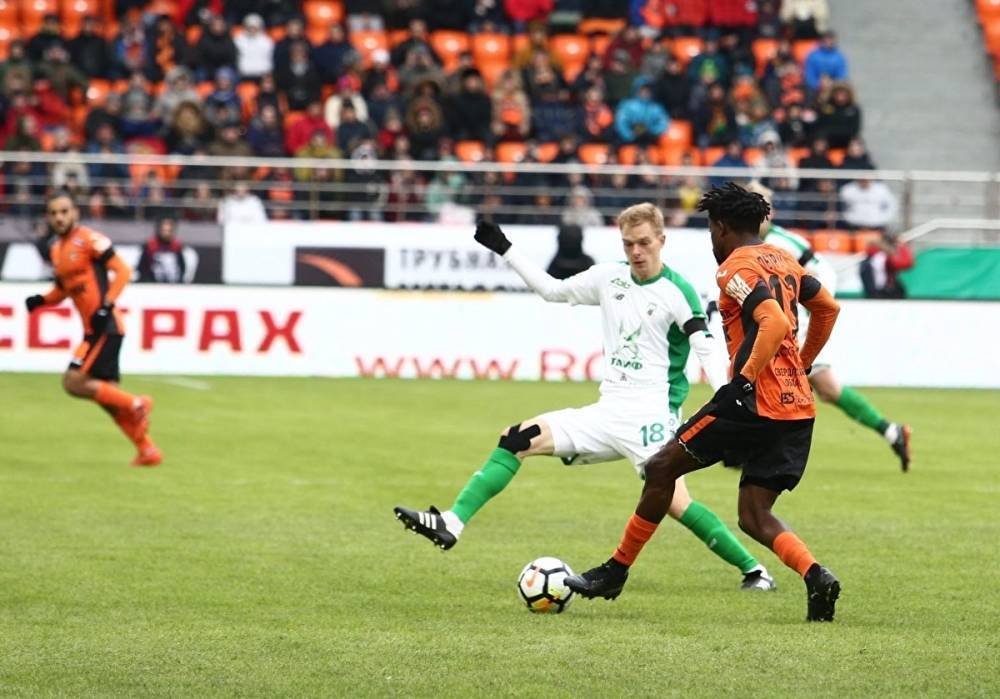 ФК «Урал» объявил, что из-за ковида пустит на ближайший матч только 500 болельщиков