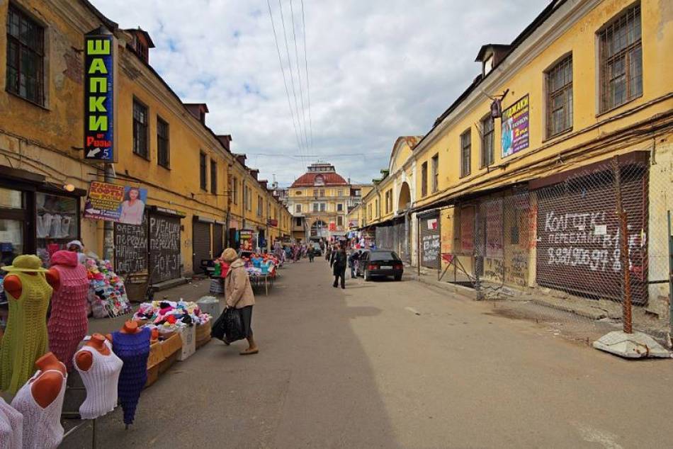 В Петербурге обыскали крупнейшие рынки
