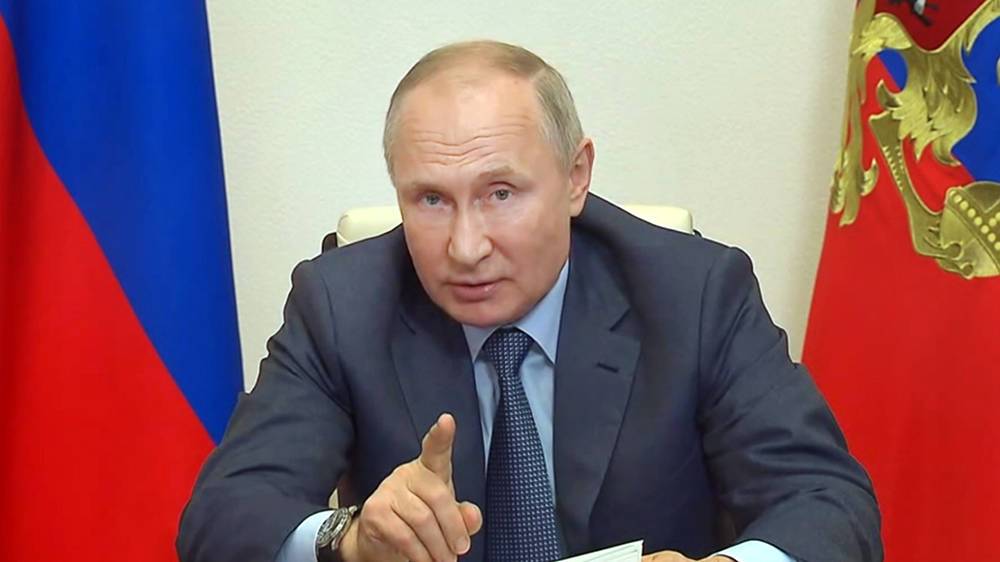 Путин дал поручения после аварии на Транссибе