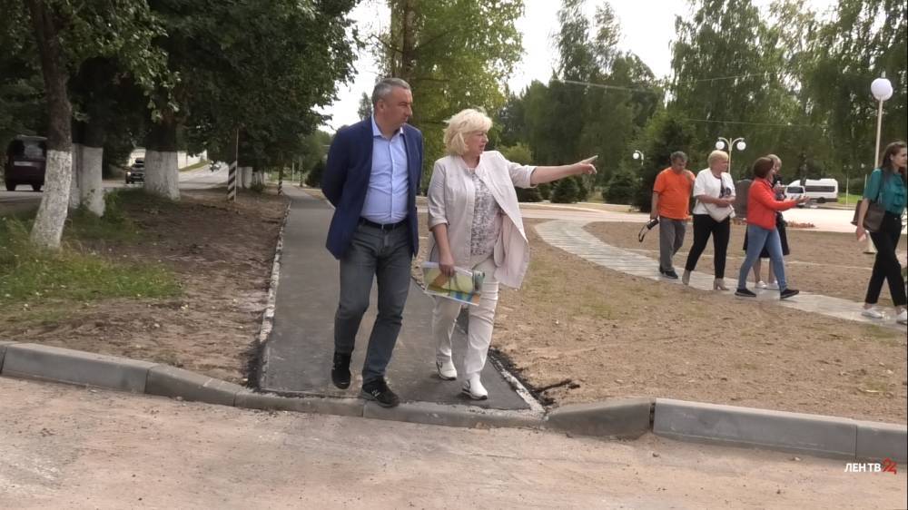 Глава Волховского района Алексей Брицун проверил ход работ по благоустройству