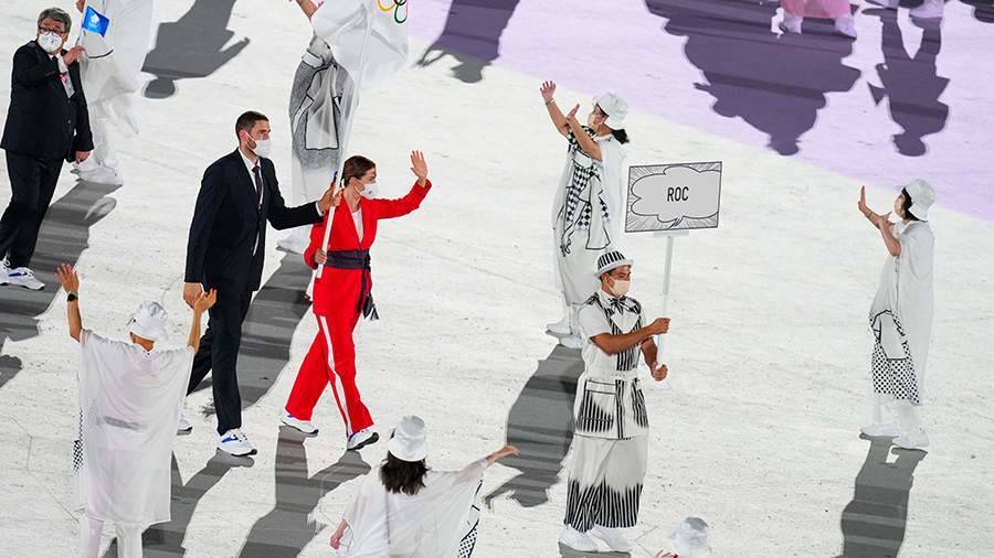 Спортсмены РФ вышли на церемонию открытия Олимпийских игр под флагом ОКР