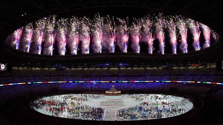 Император Японии Нарухито объявил Олимпийские игры открытыми
