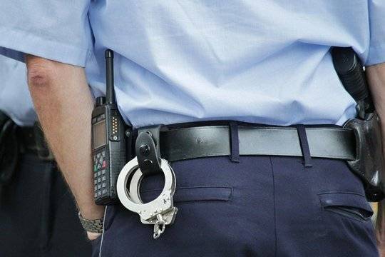 Полиция оштрафовала посадившего маленького сына за руль экс-участника «Дома-2»