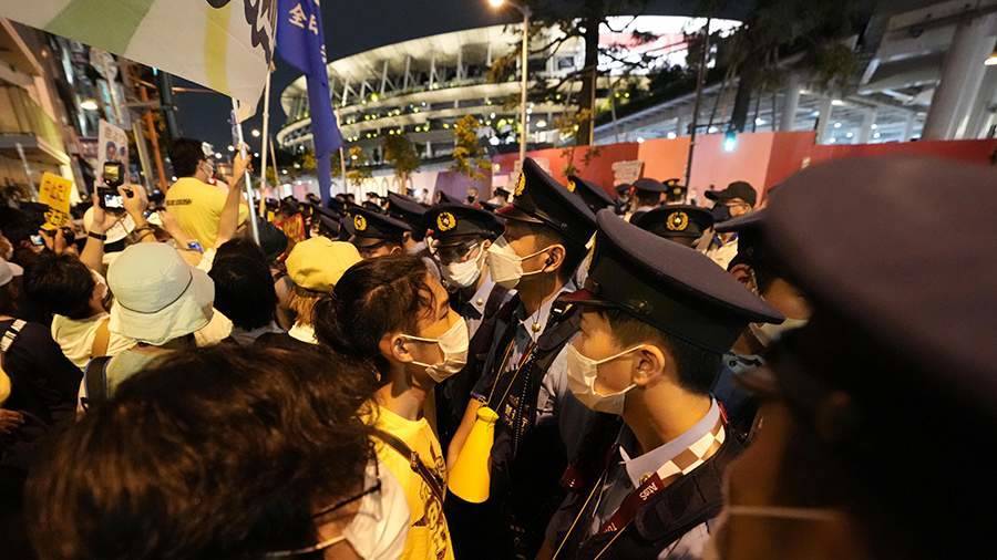 Японцы устроили акцию протеста против Олимпиады в Токио