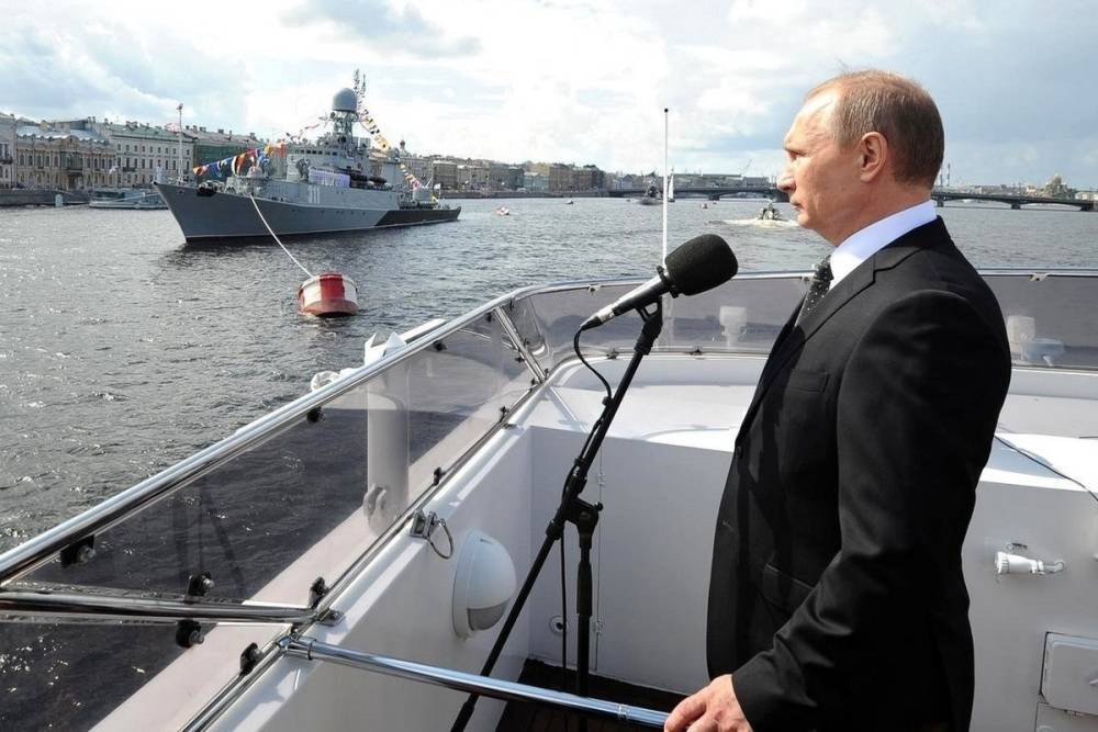 Путин изменил флаги ВМФ РФ