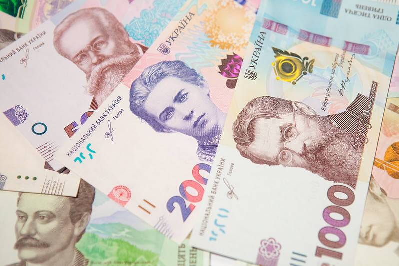Курс гривни к доллару и евро на следующую неделю резко укрепился