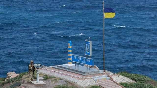 На оккупацию намекал Путин: военное командование Украины проверило остров Змеиный