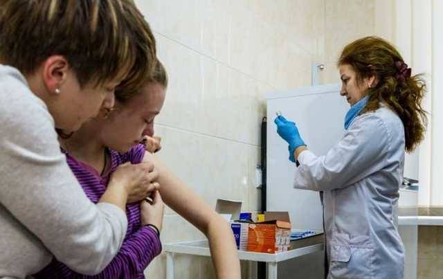 Словения начала вакцинацию подростков от 12 лет