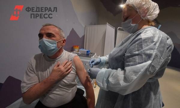 Каждый третий московский пенсионер привился от коронавируса